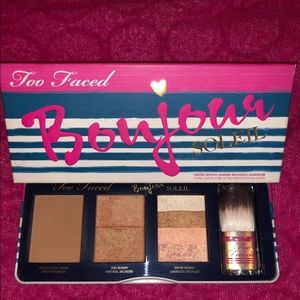 ✨FLASH SALE✨ Too Faced Bonjour Soleil Bronzer